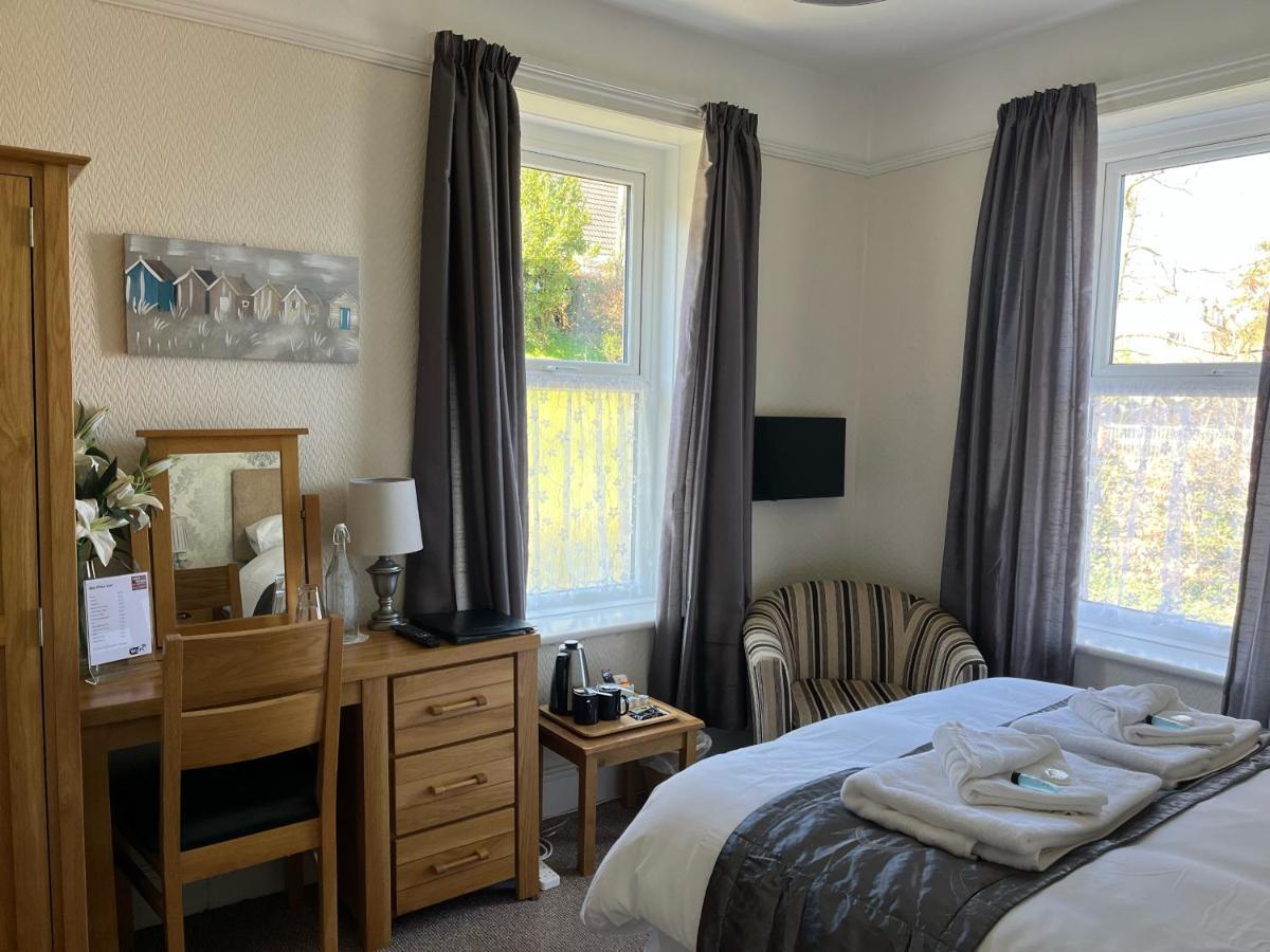Cairn House 4*